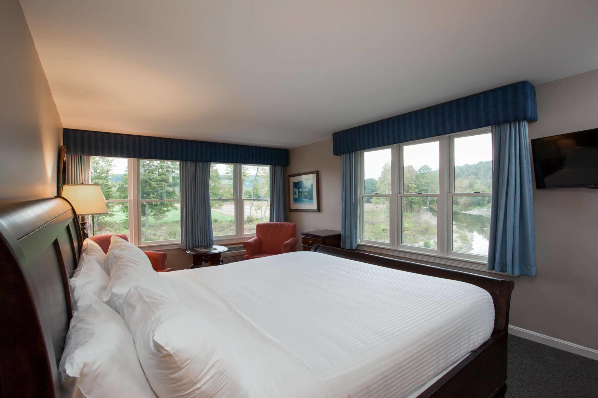 The Shire Woodstock Hotell Exteriör bild